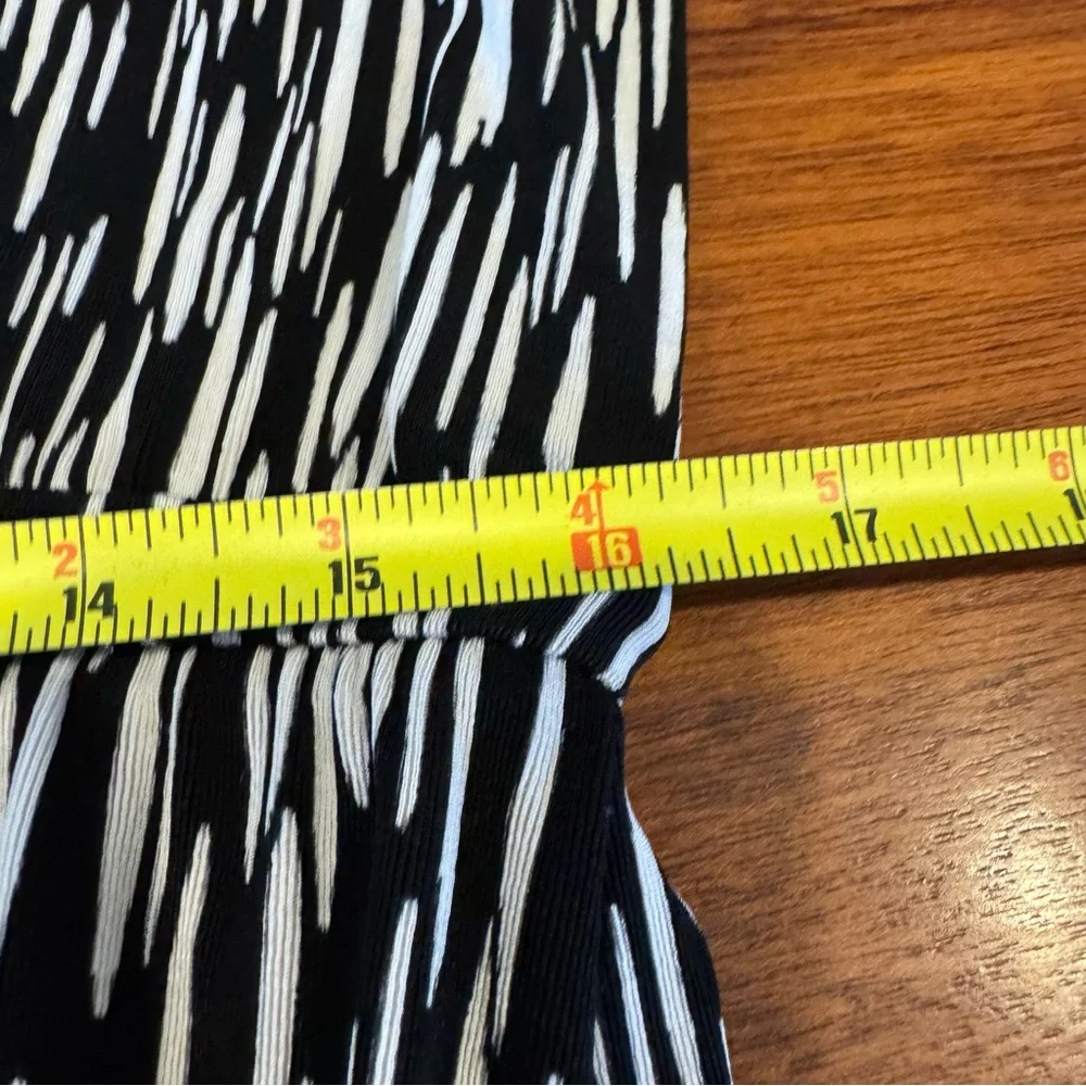 Chico's Traveler’s Black and White Abstract Print Tie Waist Jumpsuit Sz. 2 12/14